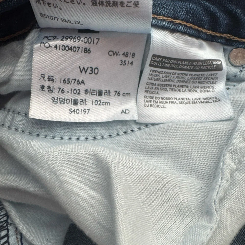 Levi’s Bermuda Jean Shorts Women’s size 30 - Picture 13 of 14